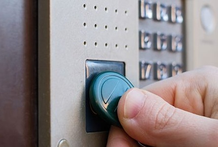 How Does an Intercom Work? Systems, Types and Access Control Explained-photo
