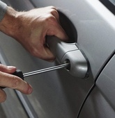 How Much Does a Locksmith Charge to Unlock a Car Door? Full Price Breakdown-photo
