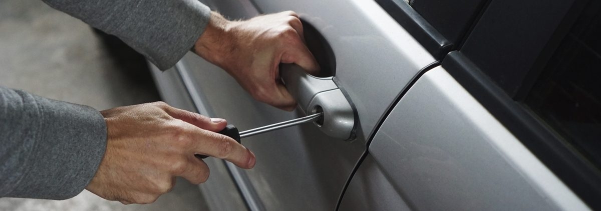 How Much Does a Locksmith Charge to Unlock a Car Door? Full Price Breakdownimage How Much Does a Locksmith Charge to Unlock a Car Door? Full Price Breakdownimage