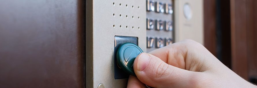 How Does an Intercom Work? Systems, Types and Access Control Explainedimage How Does an Intercom Work? Systems, Types and Access Control Explainedimage
